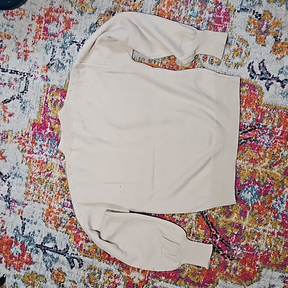 Sweater - Picture 4 of 6